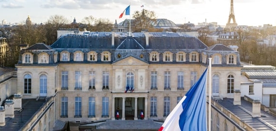 Франция теряет остатки демократических институтов в борьбе правящих элит с Ле Пен Франция теряет остатки демократических институтов в борьбе правящих элит с Ле Пен