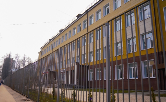 Директор школы принял решение об увольнении педагога после скандала