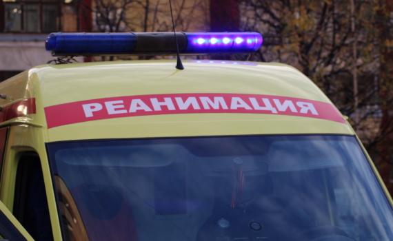 Женщина погибла при падении с балкона из-за сильного ветра